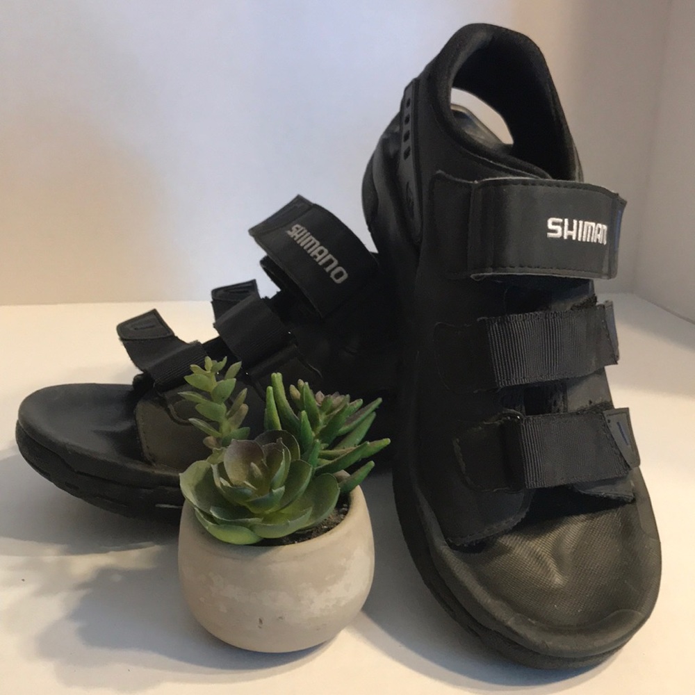 Shimano 🚴‍♀️ 3 Strap Sandals. Like brand new